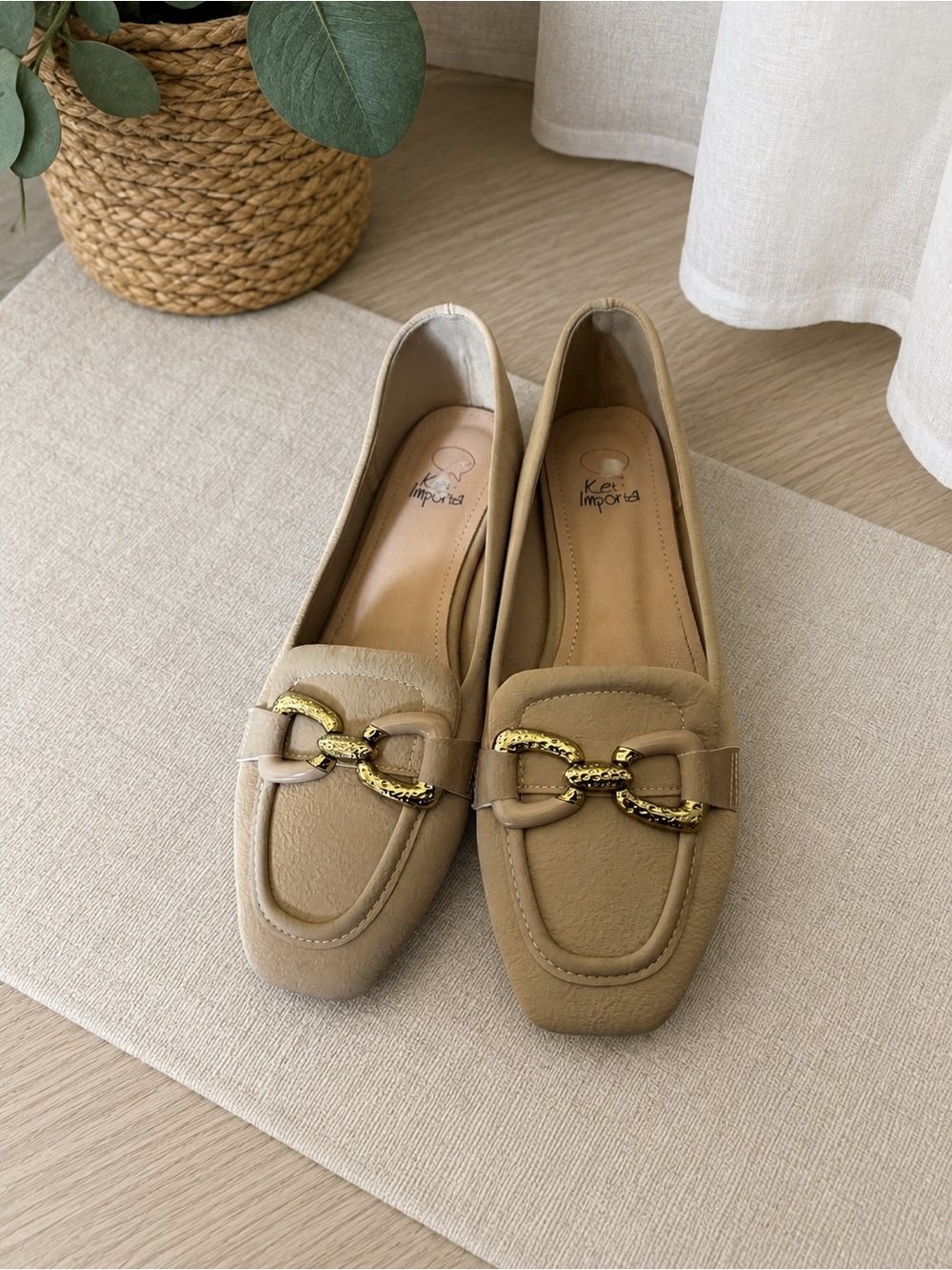 NWOT Beige Chain-Trim Loafers for Women